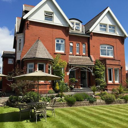Mode - The Old School House Apartamento Lytham St Annes Exterior foto