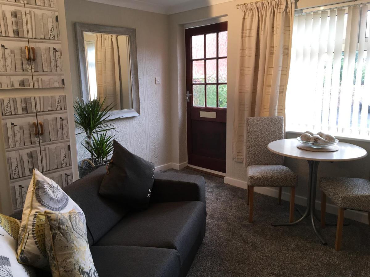 Mode - The Old School House Apartamento Lytham St Annes Exterior foto