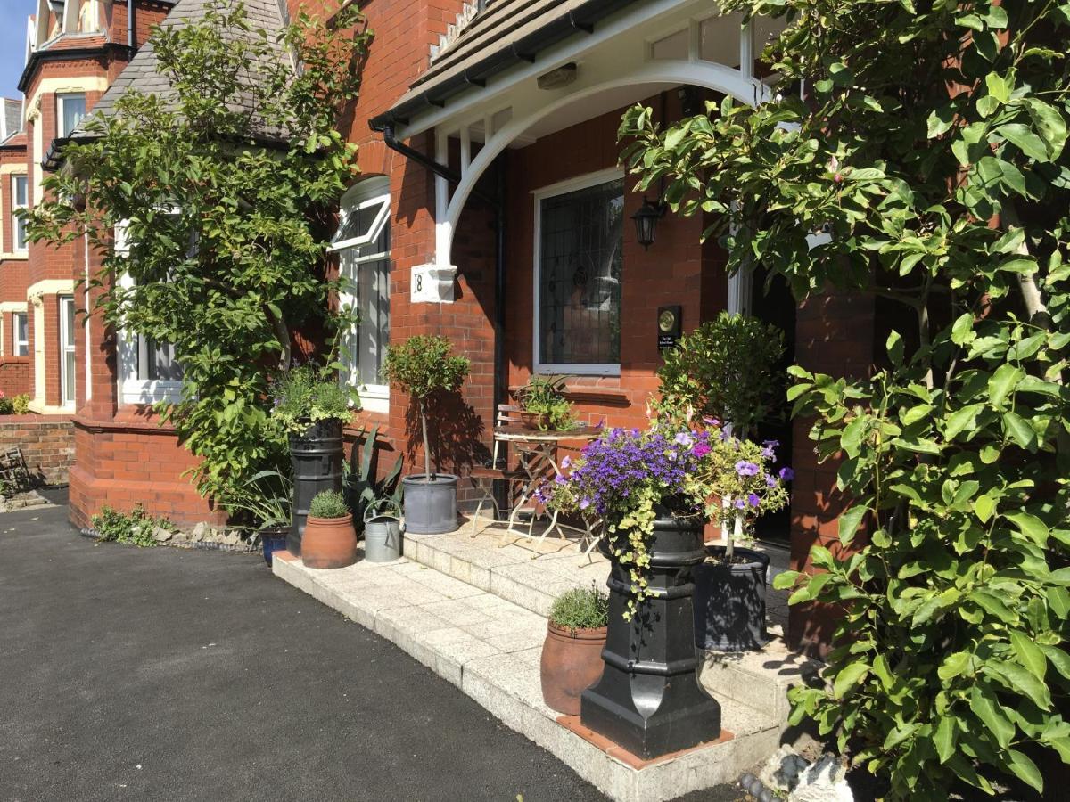 Mode - The Old School House Apartamento Lytham St Annes Exterior foto