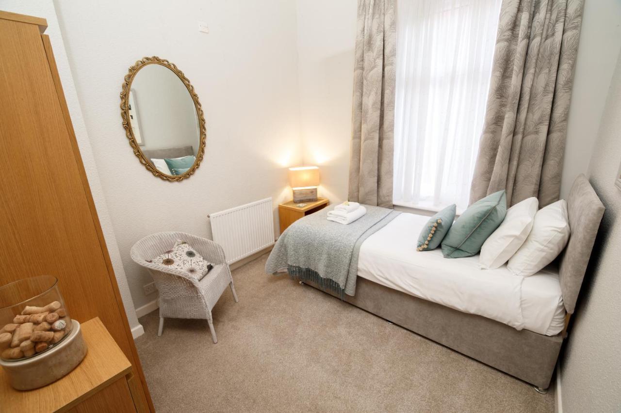 Mode - The Old School House Apartamento Lytham St Annes Exterior foto