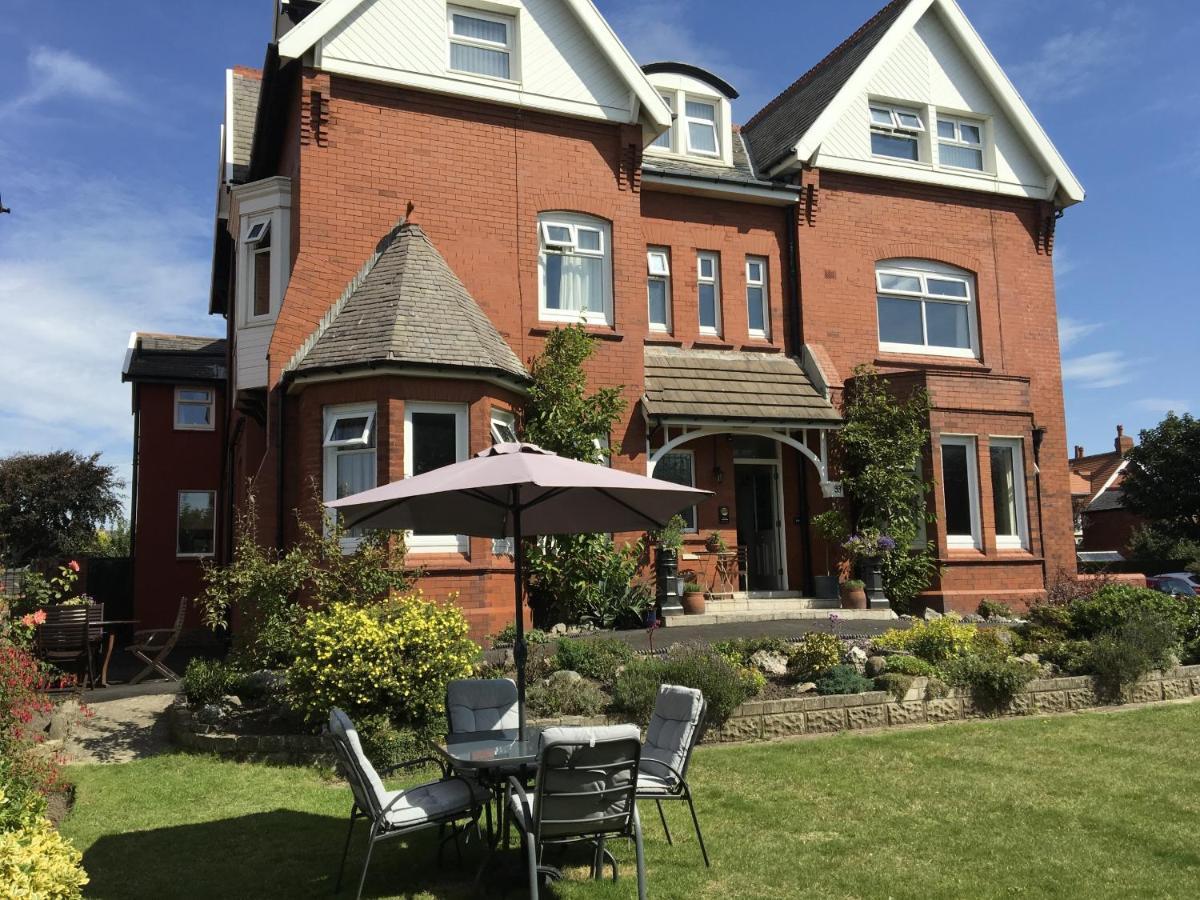 Mode - The Old School House Apartamento Lytham St Annes Exterior foto