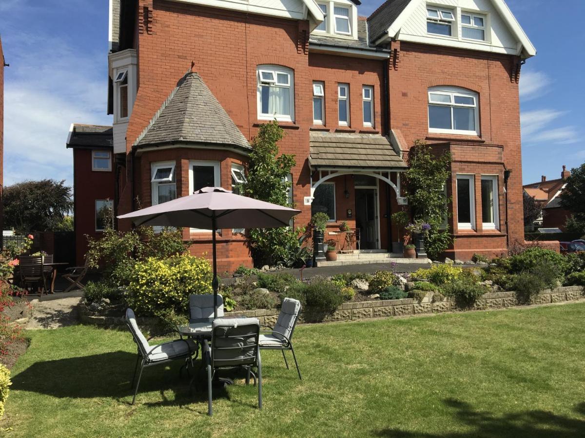 Mode - The Old School House Apartamento Lytham St Annes Exterior foto